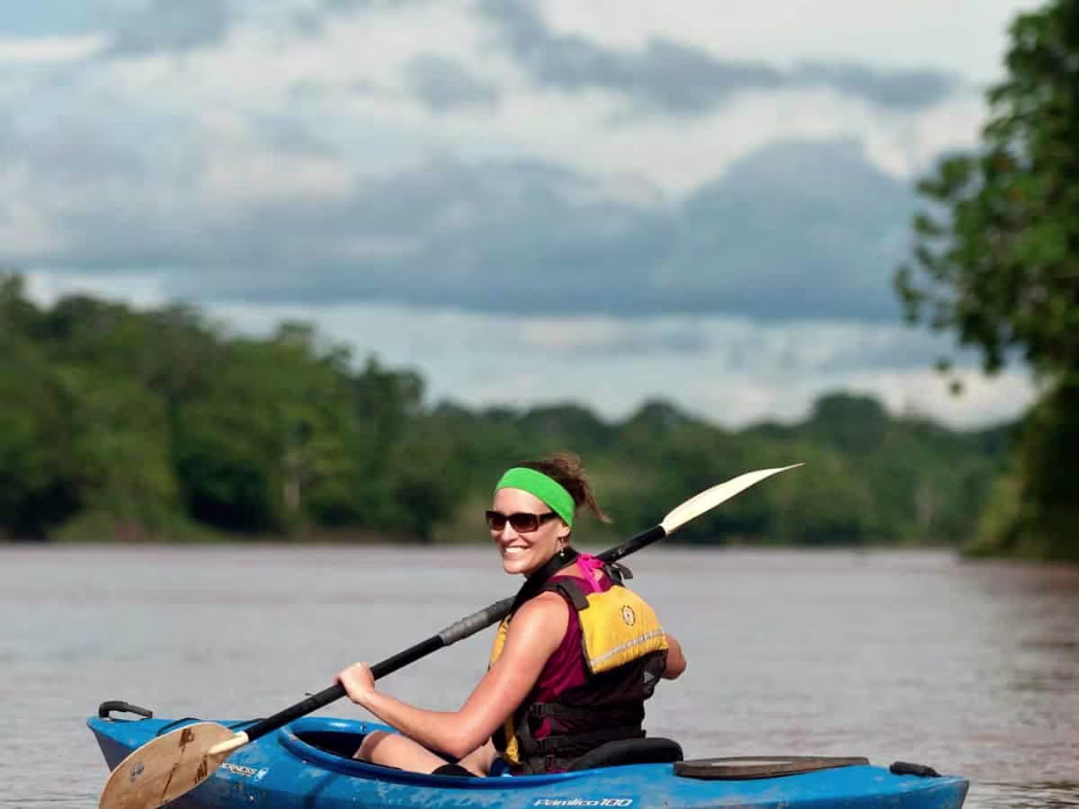 Chuncho Macaw clay lick Tambopata kayak 3 Day